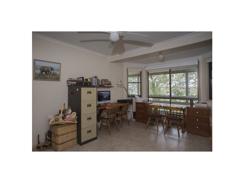 101 Beelong St, Macleay Island QLD 4184