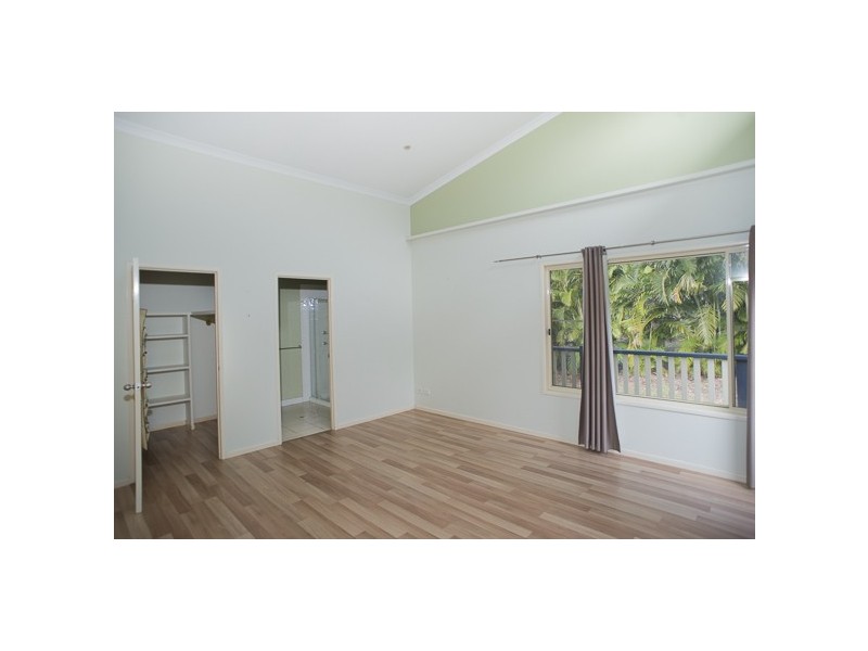 5 Daku, Macleay Island QLD 4184