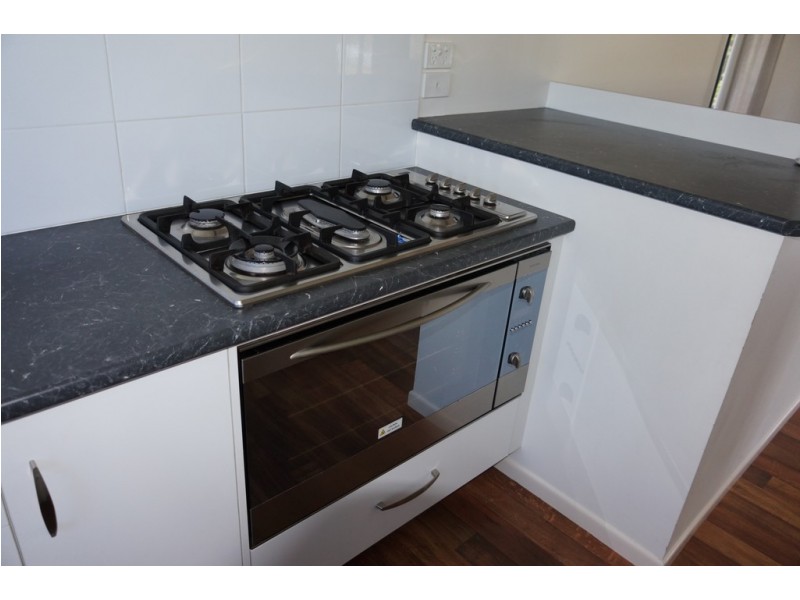 20 Kooberry, Macleay Island QLD 4184