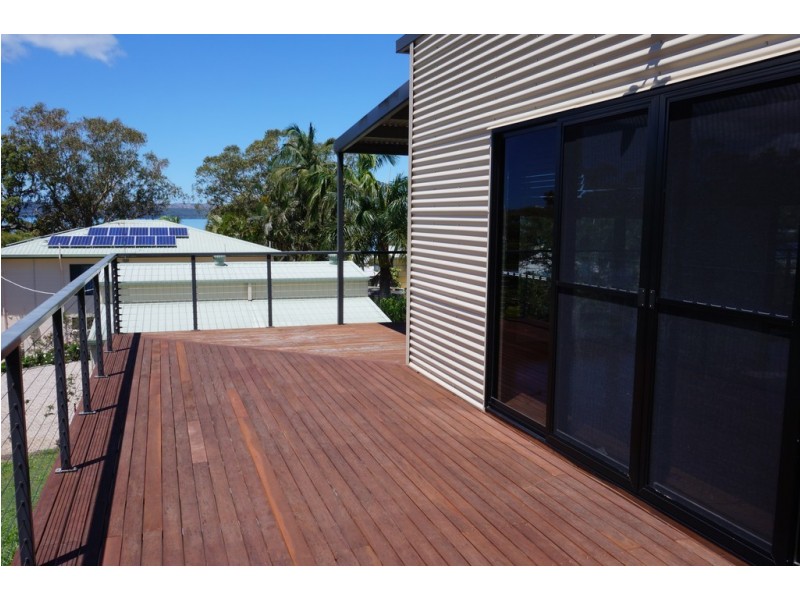 20 Kooberry, Macleay Island QLD 4184