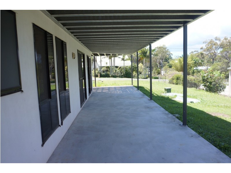 20 Kooberry, Macleay Island QLD 4184