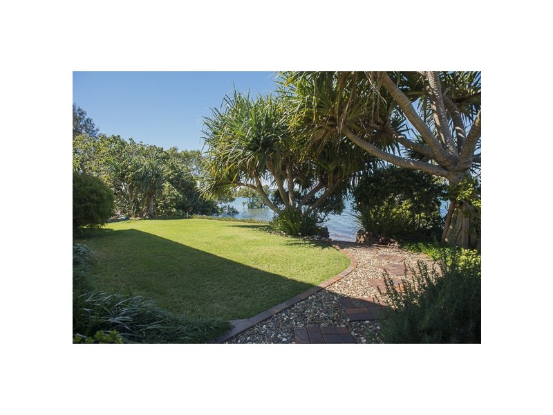 16 Coorong, Macleay Island QLD 4184