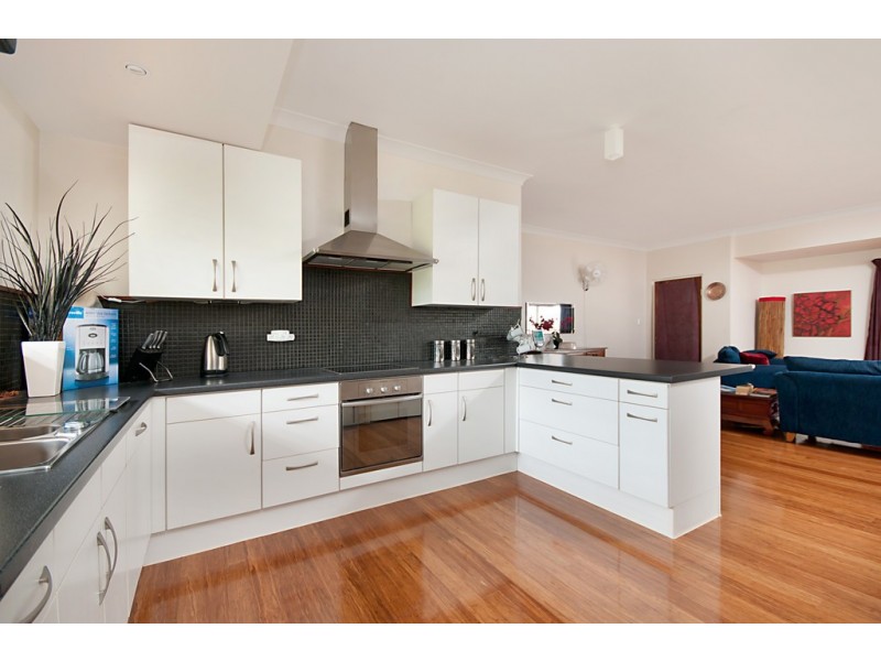 35 TINA AVE, Lamb Island QLD 4184