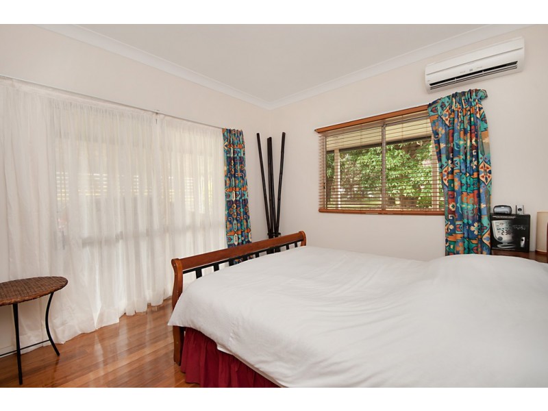 35 TINA AVE, Lamb Island QLD 4184