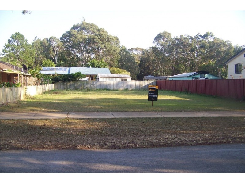 94 LUCAS DR, Lamb Island QLD 4184