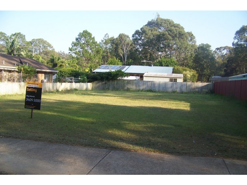 94 LUCAS DR, Lamb Island QLD 4184