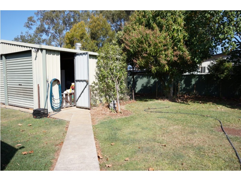 56 Gordon Rd, Macleay Island QLD 4184