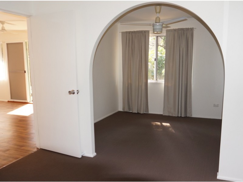 8 William, Macleay Island QLD 4184