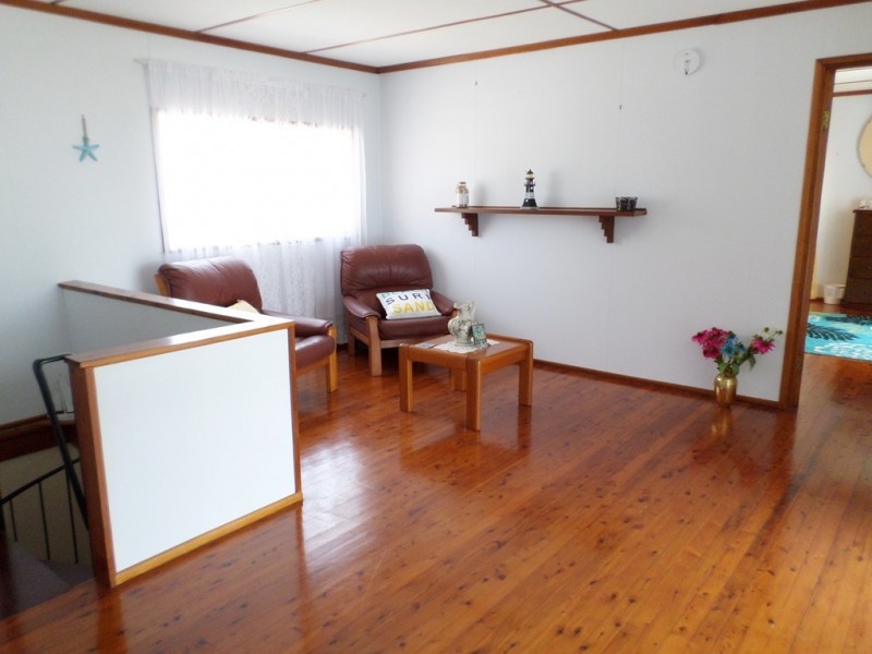 37 JAN STREET, Macleay Island QLD 4184