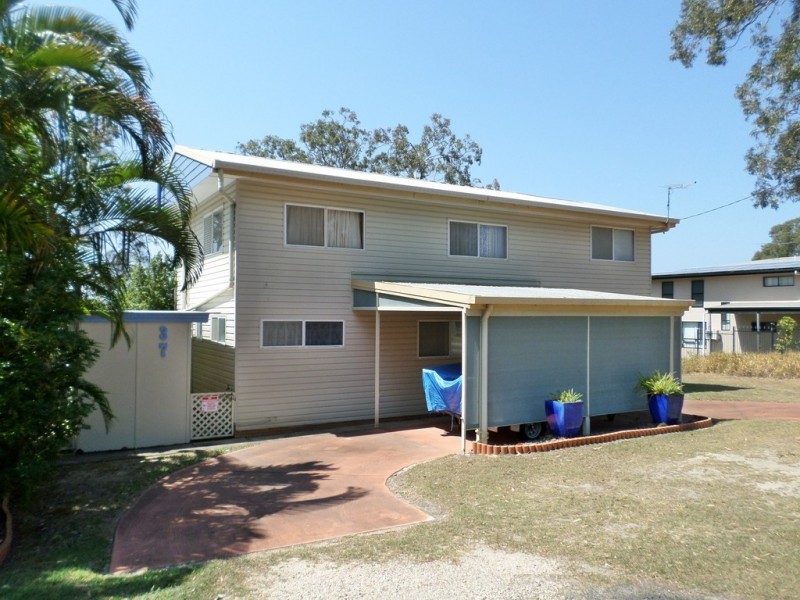 37 JAN STREET, Macleay Island QLD 4184