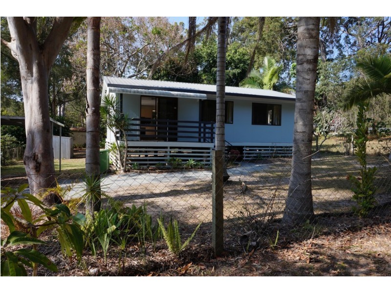 3 Garnet Street, Macleay Island QLD 4184