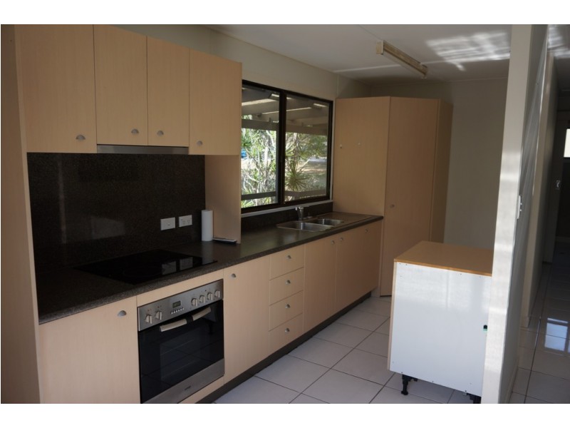 3 Garnet Street, Macleay Island QLD 4184