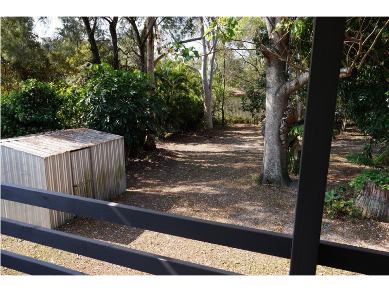 3 Garnet Street, Macleay Island QLD 4184