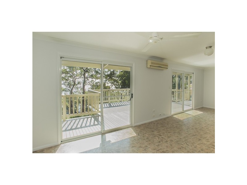 21 Coast Rd, Macleay Island QLD 4184