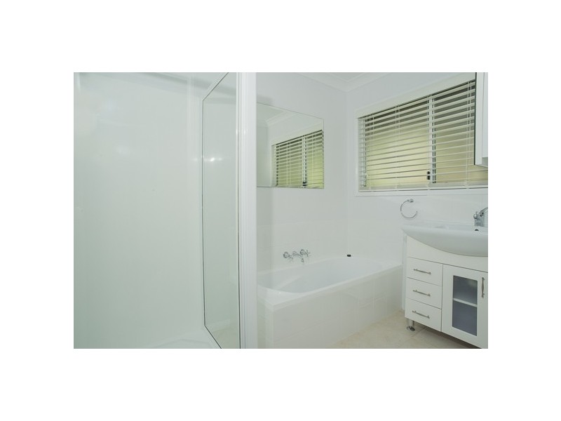 21 Coast Rd, Macleay Island QLD 4184
