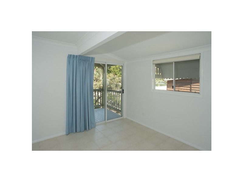 21 Coast Rd, Macleay Island QLD 4184