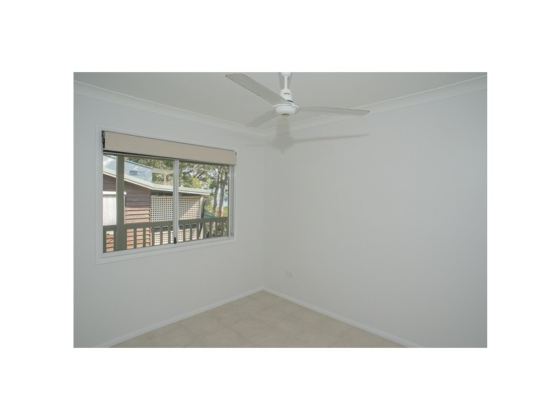 21 Coast Rd, Macleay Island QLD 4184