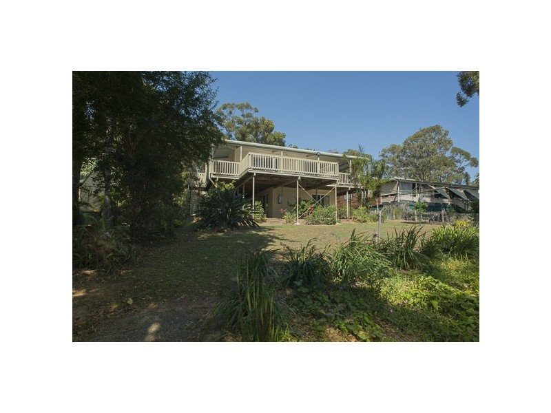 21 Coast Rd, Macleay Island QLD 4184