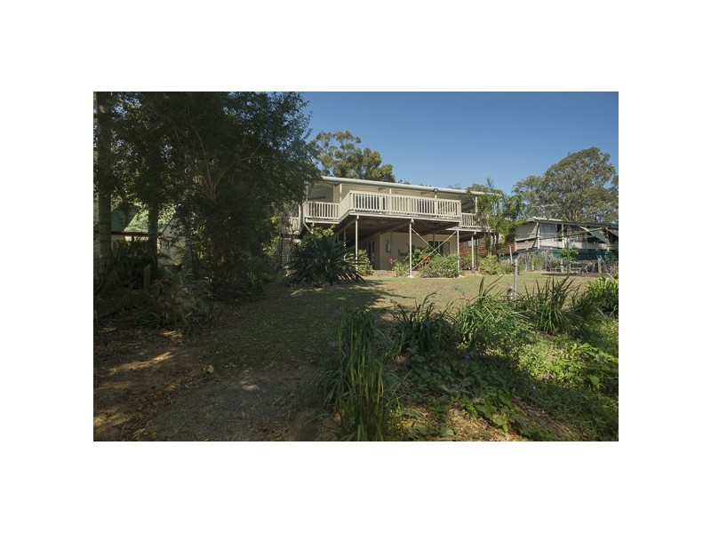 21 Coast Rd, Macleay Island QLD 4184