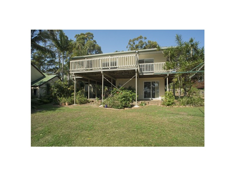 21 Coast Rd, Macleay Island QLD 4184