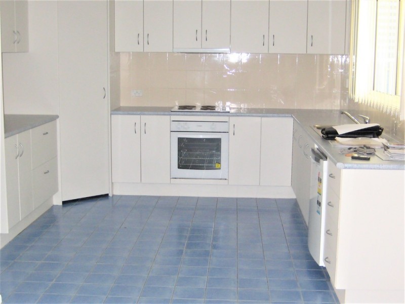 4 Noogie Street, Macleay Island QLD 4184