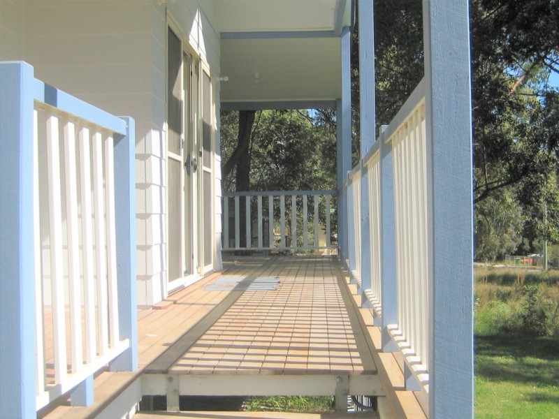 4 Noogie Street, Macleay Island QLD 4184