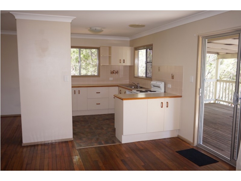 21 Hastings Terrace, Macleay Island QLD 4184