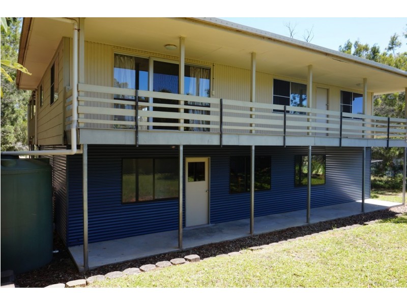 21 Hastings Terrace, Macleay Island QLD 4184
