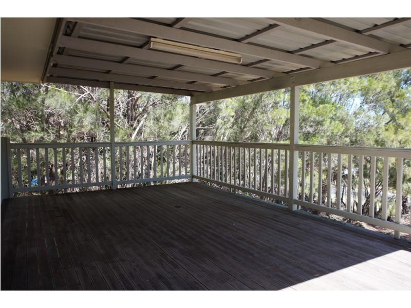 21 Hastings Terrace, Macleay Island QLD 4184