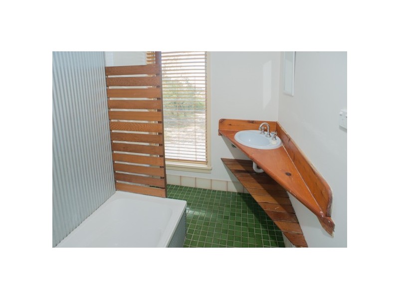 35 JAN STREET, Macleay Island QLD 4184