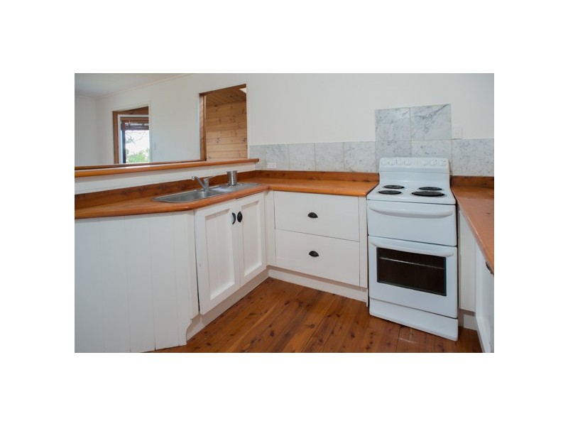 35 JAN STREET, Macleay Island QLD 4184