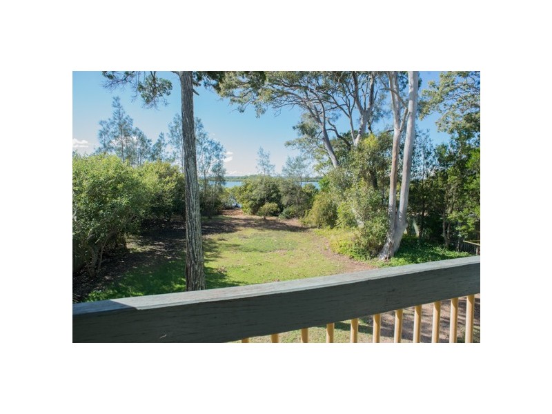35 JAN STREET, Macleay Island QLD 4184