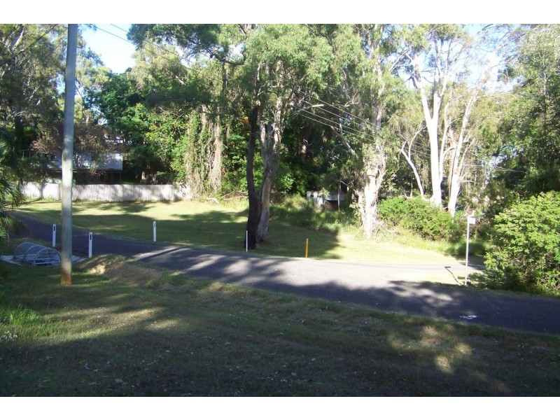 9 LENARD STREET, Lamb Island QLD 4184