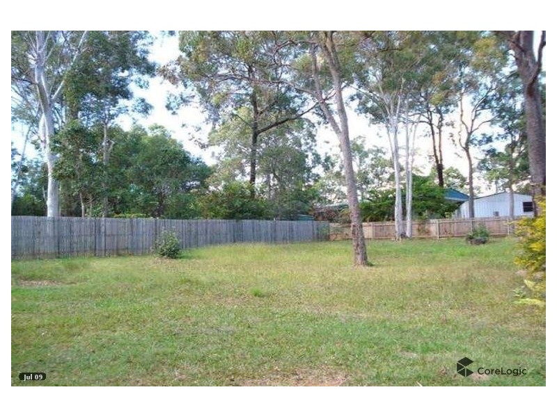 9 LENARD STREET, Lamb Island QLD 4184