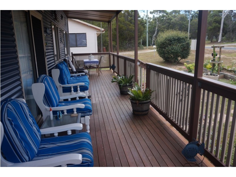 22 Hastings Street, Macleay Island QLD 4184