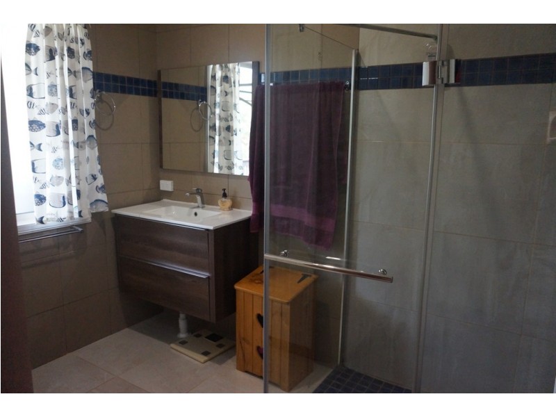 22 Hastings Street, Macleay Island QLD 4184