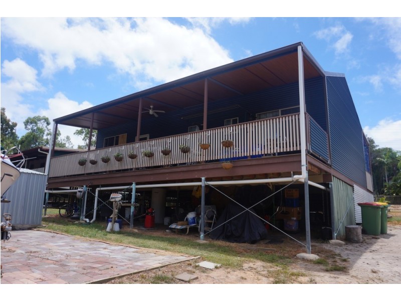 22 Hastings Street, Macleay Island QLD 4184