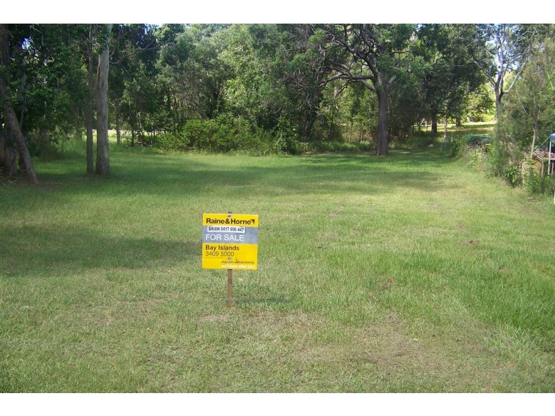 9 BRUCE ST, Lamb Island QLD 4184
