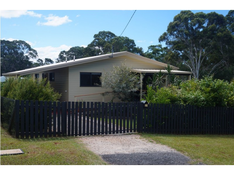 17 Coffea Street, Macleay Island QLD 4184