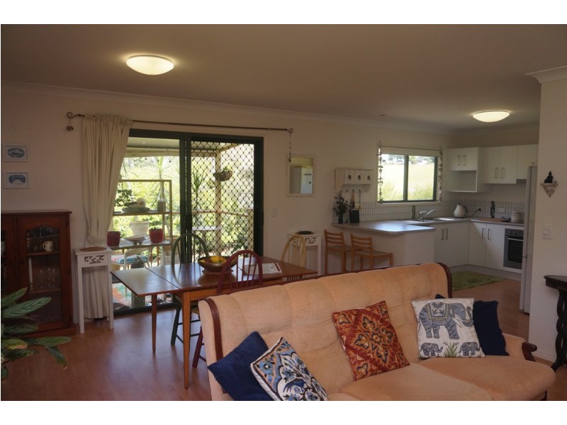 17 Coffea Street, Macleay Island QLD 4184