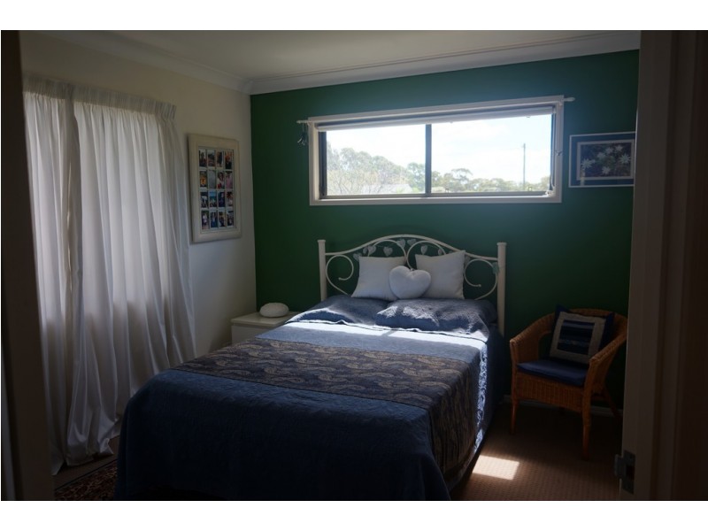 17 Coffea Street, Macleay Island QLD 4184