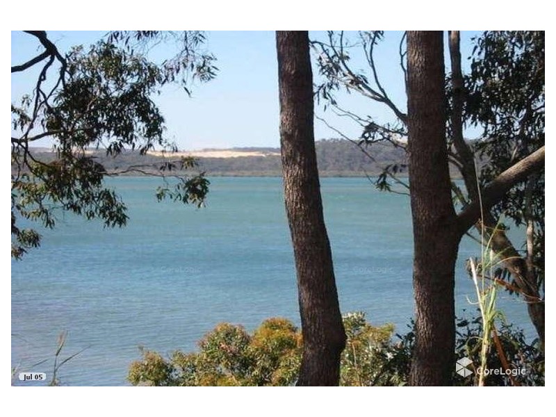 12 TINA AV, Lamb Island QLD 4184