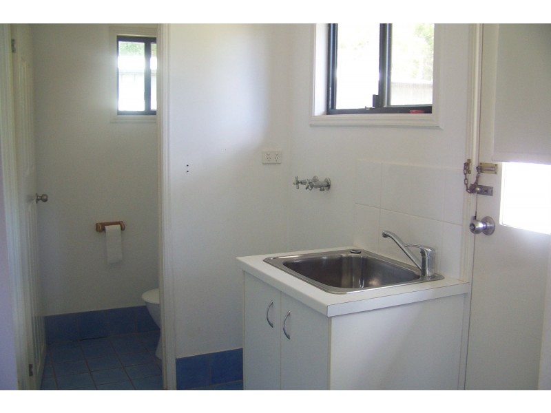 53 LUCAS DR, Lamb Island QLD 4184