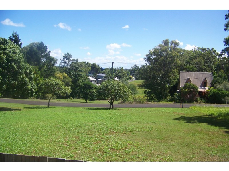 53 LUCAS DR, Lamb Island QLD 4184