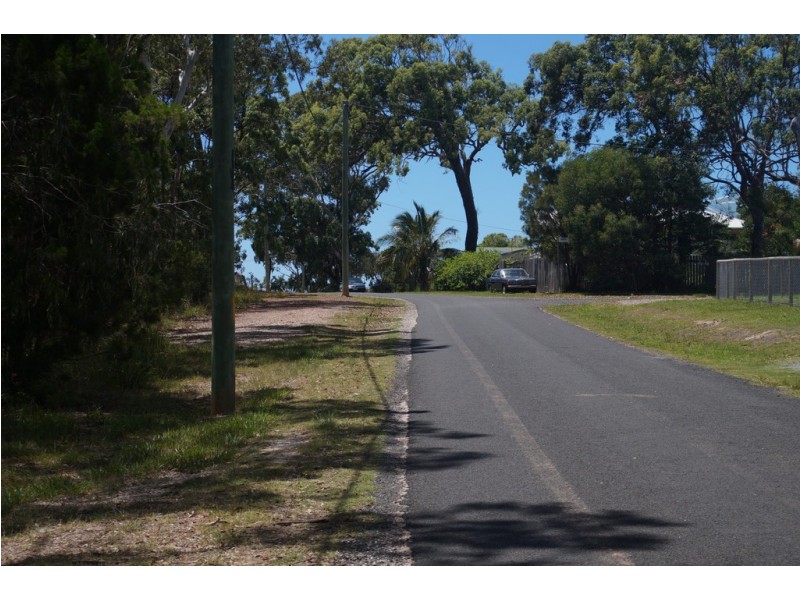 21 Beelong street, Macleay Island QLD 4184