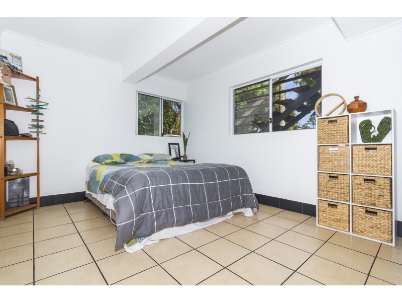 2 WATERSIDE DRIVE, Macleay Island QLD 4184