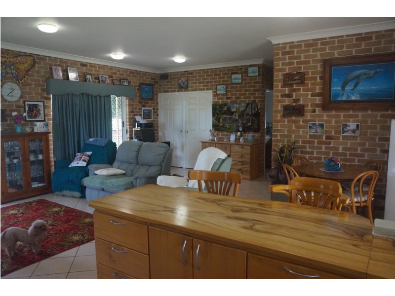 17 CURLEW STREET, Macleay Island QLD 4184