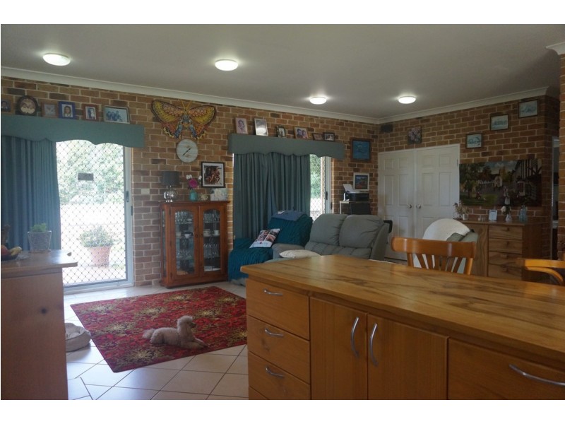 17 CURLEW STREET, Macleay Island QLD 4184