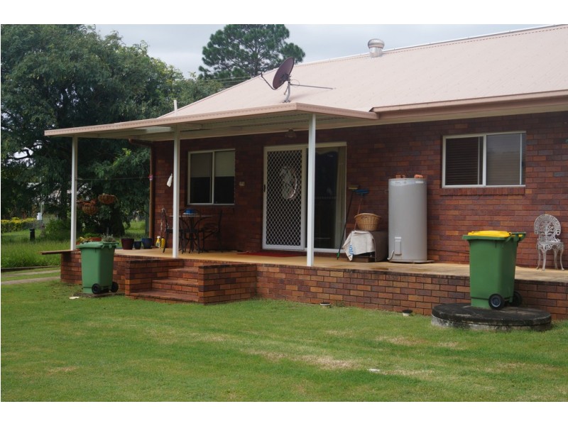 17 CURLEW STREET, Macleay Island QLD 4184