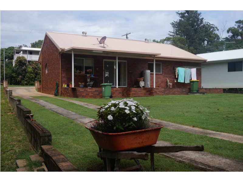 17 CURLEW STREET, Macleay Island QLD 4184
